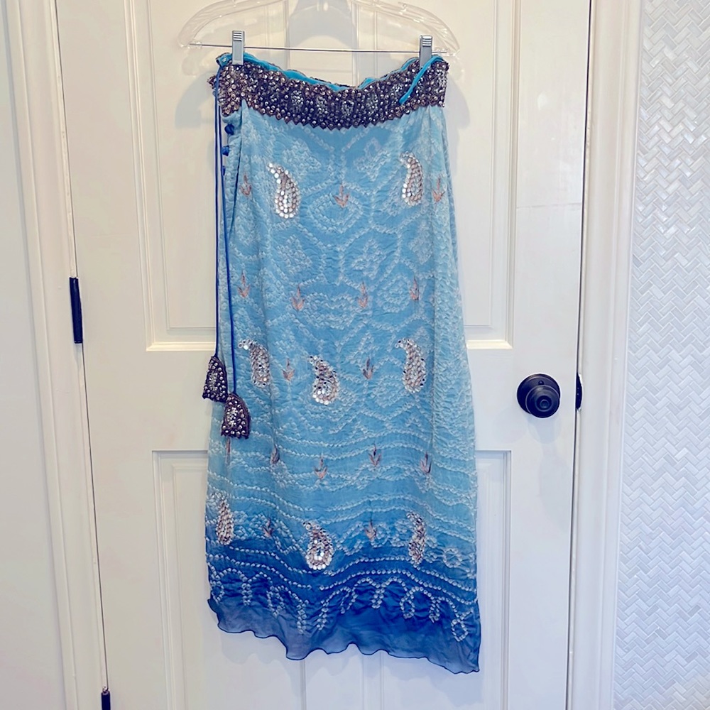 Glam island vibe maxi skirt.